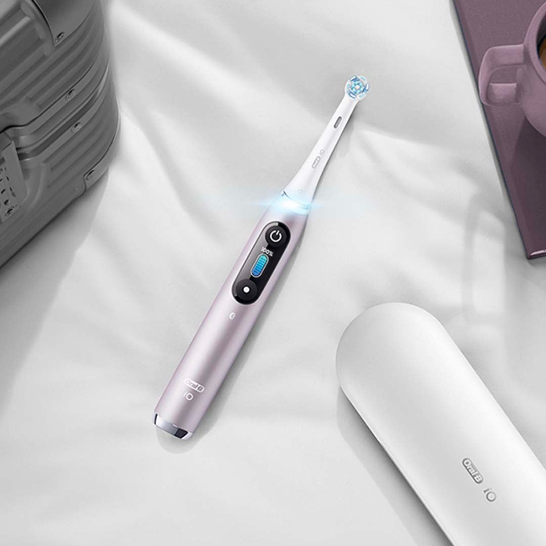 ORAL-B IOM7.1A1.1BD WHITE ALABASTER elektrinis dantų šepetėlis